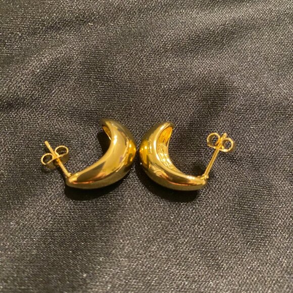 Chunky Gold Colored Hoop Earrings for Women - Picture 9 of 11